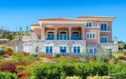 Elounda Luxusvilla am Meer mit fünf Schlafzimmern, Pool, Privatstrand, 5-Sterne-Hotelservice Haus kaufen